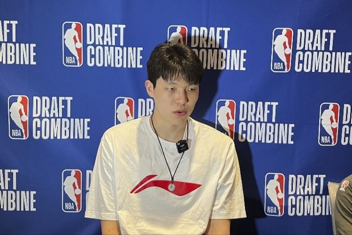 媒体人周鹏：杨瀚森老鹰试训早早出发 还有队友问他是不是打过CBA